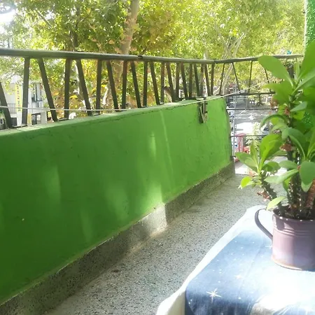 Central Apartment *